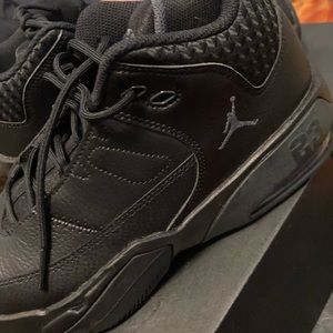 JORDAN MAX AURA 3 size:6